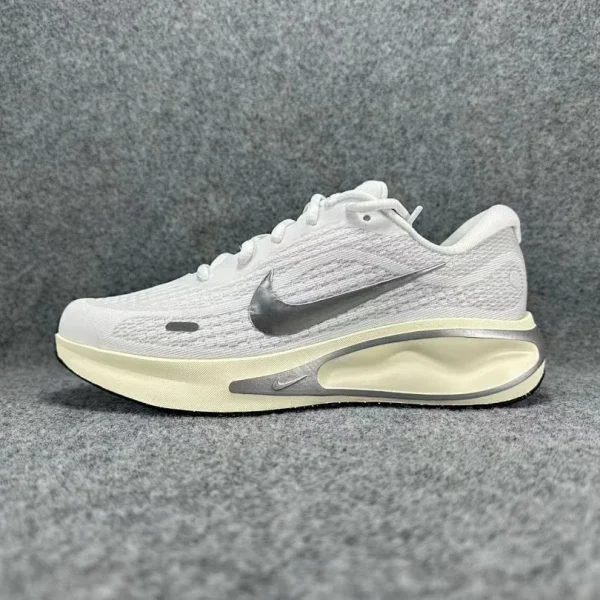 Nike Journey Run – replica sneakers size 36/37/38/39/40/41/42/43/44/45