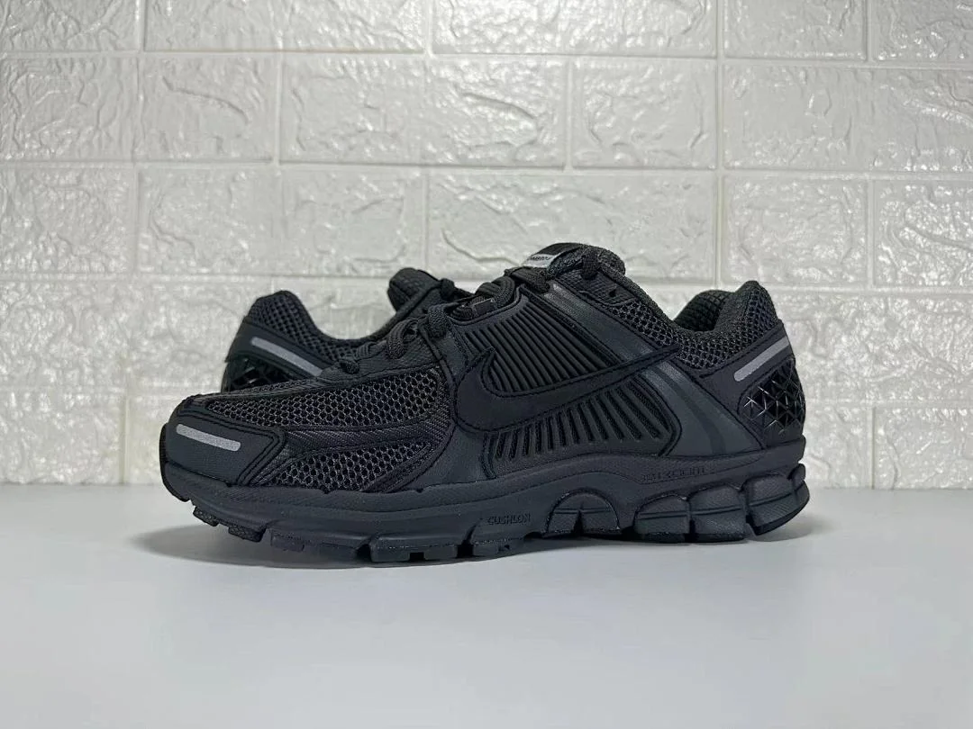 Nike Zoom Vomero 5 – replica sneakers size 36/37/38/39/40/41/42/43/44/45