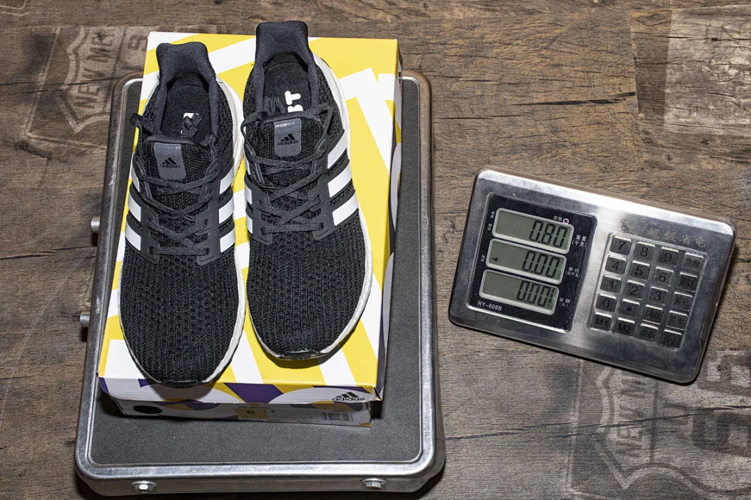 Adidas Ultraboost 4.0 – replica sneakers size 39/39.5/40/40.5/41/41.5/42/42.5/43/43.5/44/44.5/45/45.5/46
