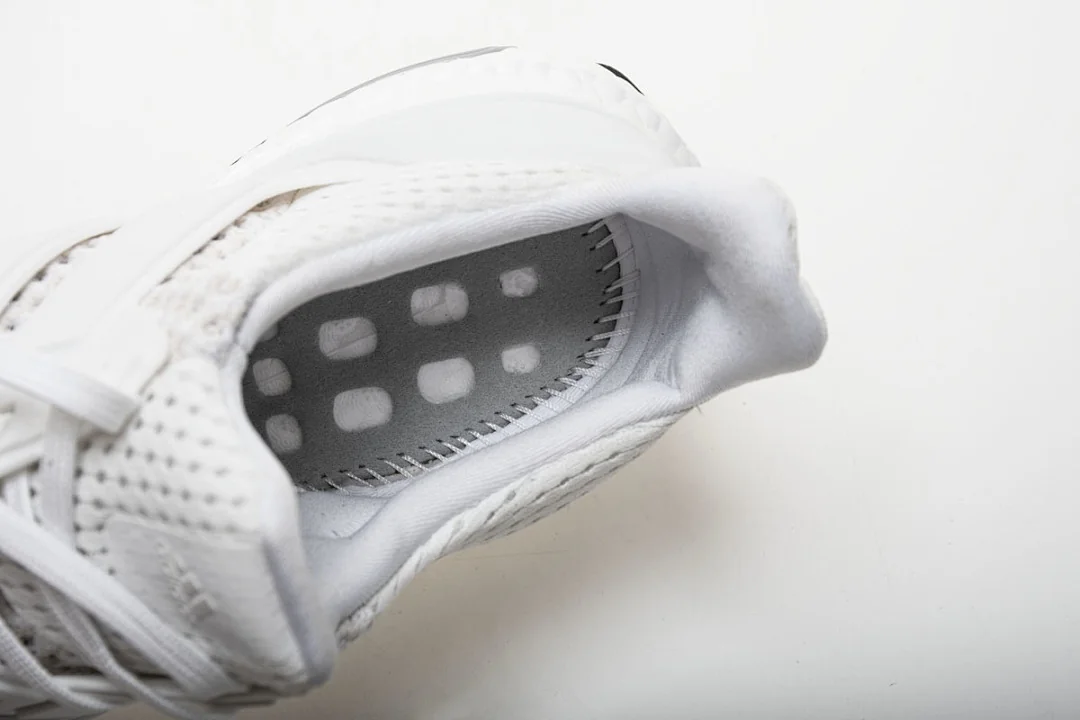 Adidas Ultraboost 1.0 8812-3 – replica sneakers size 36/36.5/37/37.5/38/38.5/39/39.5/40/40.5/41/41.5/42/42.5/43/43.5/44/44.5/45/45.5/46