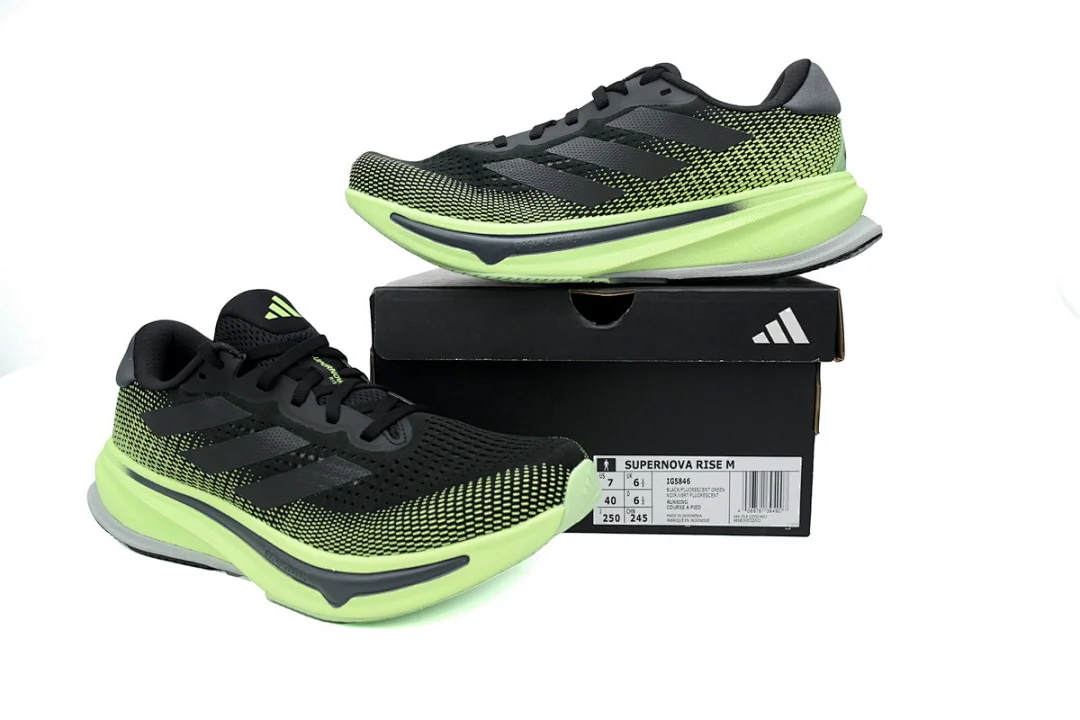 Adidas Ultraboost Running Shoes – replica sneakers size 36/37/38/39/40/41/42/43/44/45