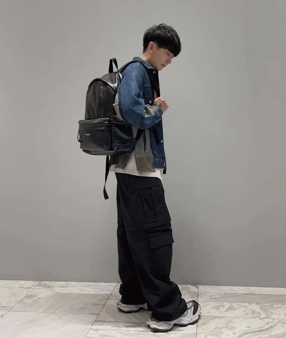 Balenciaga Backpack – replica sneakers size 39/40/41/42/43/44/45